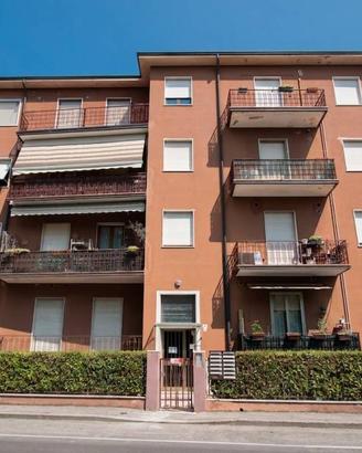 Appartamento di 106 m² con 4 locali e box auto a V
