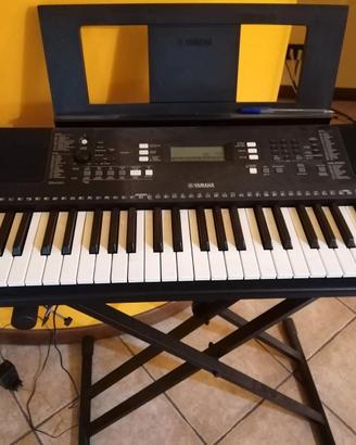 Pianoforte Yamaha PSR-E373
