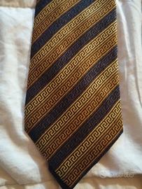 Cravatta vintage Versace.