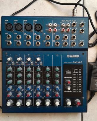Mixer Yamaha mg10/2