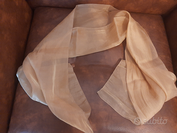 Foulard color oro laminato 100% poliestere