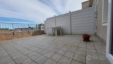 Baia trilocale con terrazzo