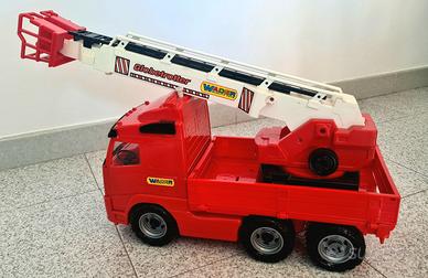 Giocattolo dei pompieri con gru