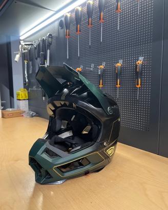 Casco 100% carbon