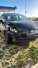 Ford Fiesta Incidentata 500 euro