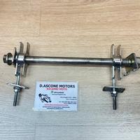 Perno ruota posteriore cb125f