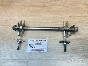 Perno ruota posteriore cb125f