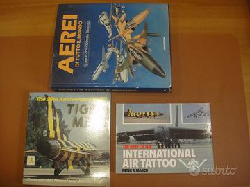 Aerei militari 2 libri in lingua originali +omag.