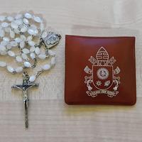 Rosario consegnato e benedetto da Papa Francesco