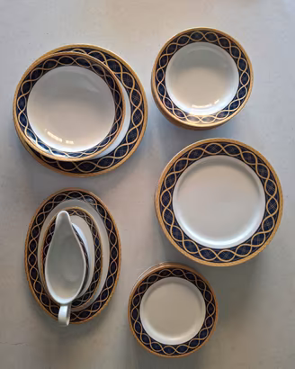 Servizio in porcellana Blu e Oro 18,pz + accessori