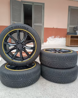 Pneumatici con cerchi da R199