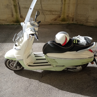 Scooter Peugeot 125 2015