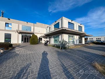 PE 141 Intero fabbricato suo ufficio