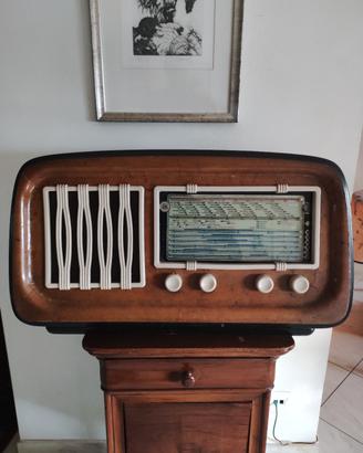 Antica radio Geloso anni '50