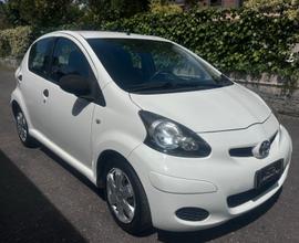 Toyota Aygo 1.0 12V VVT-i 5 porte Now Connect