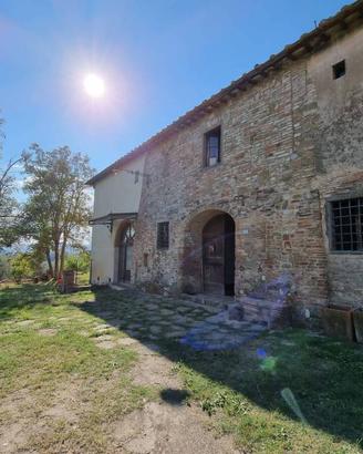 Rustico / Casale di 400 m² con più di 5 locali a M