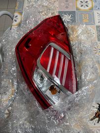 Fanale posteriore sinistro Ford Fiesta 2017 – Nuov