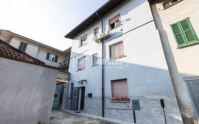 3 LOCALI CON TAVERNA E BOX, SENZA SPESE CONDOMINIA