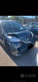 Peugeot 107 incidentata