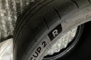 Pneumatici semislick Michelin Cup2R e Nankang AR1