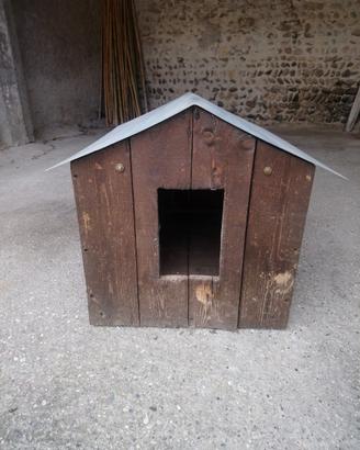1 cuccia per gatti o cani di piccola taglia.