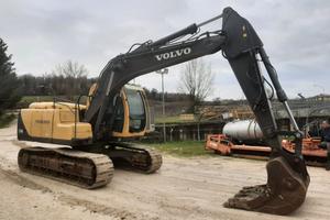 VOLVO EC140 ESCAVATORE ANNO