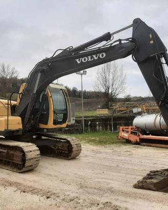 VOLVO EC140 ESCAVATORE ANNO