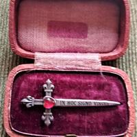 Spilla con Rubino a Cuore,1820,Originale Rosacroce