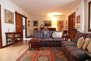 VILLA A SCHIERA A JESOLO