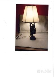 Lampada da tavolo in legno