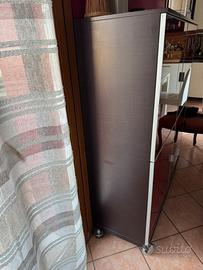 Mobile con ante in vetro bordeaux