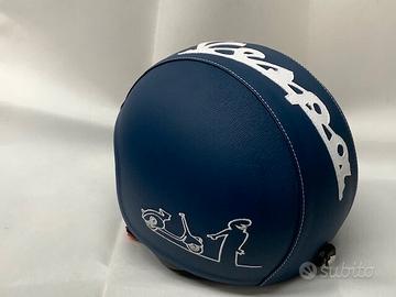 casco rivestito ecopelle blu ricami bianchi vespa 