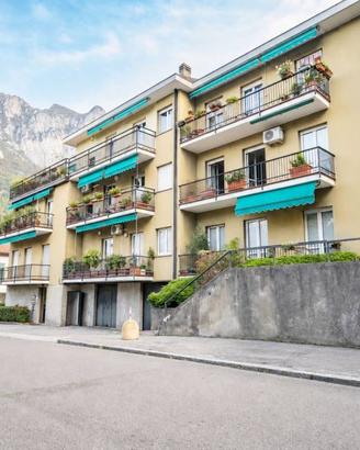 Appartamento di 170 m² con 5 locali e box auto a L