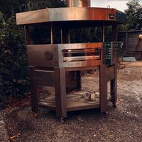 forno pizza cupppone. una bocca
