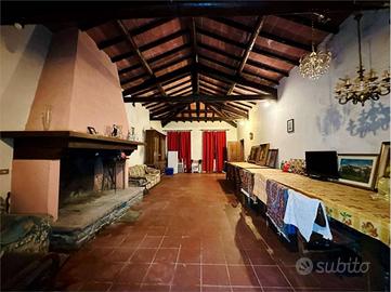 Casa indipendente di 320 m² con 2 locali e box aut