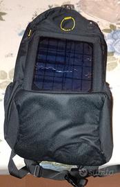 zaino da trekking Pirelli con pannello solare 