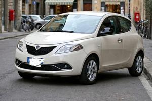 Lancia y