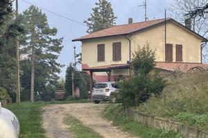 Casa indipendente a Borgo Tossignano, 5 locali