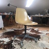 Sedia Eames in vetroresina