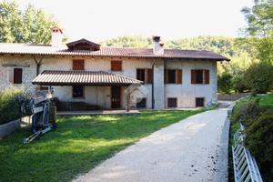 VILLA A SCHIERA A CIVIDALE DEL FRIULI