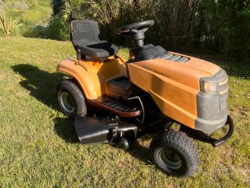 Trattorino tagliaerba stiga