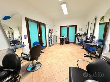 Salone parrucchiere a porto Ottiolu