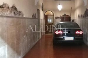 Palazzetto con terrazza cod p14071