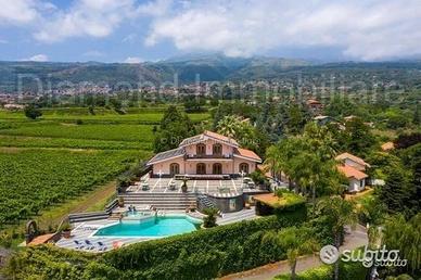 Villa di lusso con piscina a Zafferana Etnea