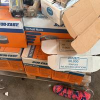 Chiodi con spara chiodi duo fast