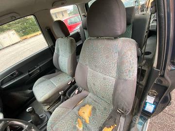 SEDILI ANTERIORI E POSTERIORI PER PININ 1999