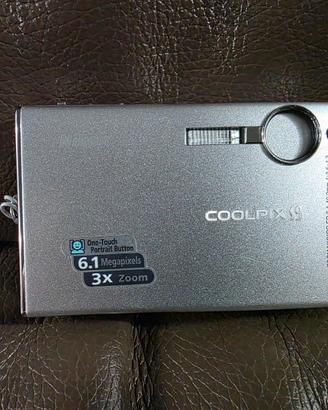 Nikon Coolpix S9 6.1MP Digital Camera