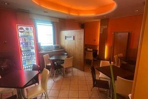 Attività / Licenza di 150 m² con 4 locali a Forlì