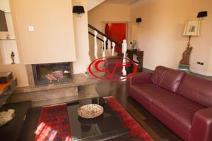 Villa di 330 m² con più di 5 locali e box auto dop