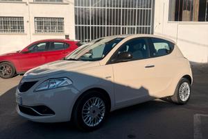 Lancia Ypsilon 1.2 69 CV 5 porte GPL Ecochic Silve